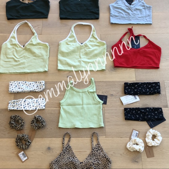 BRANDY MELVILLE MYSTERY BUNDLES - Picture 2 of 8